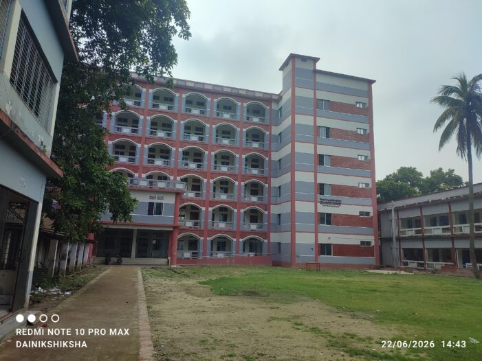 শিক্ষক সংকটে পীরগঞ্জ বণিক সরকারি বালিকা উচ্চ বিদ্যালয়, ব্যাহত পাঠদান