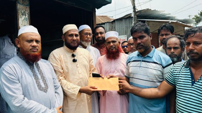 কসবা মনকাশাইর অগ্নিকান্ডে ৩দোকান ভস্মীভূত; ক্ষতিগ্রস্তদের মাঝে আতাউর রহমান সরকারের অর্থ সহায়তা