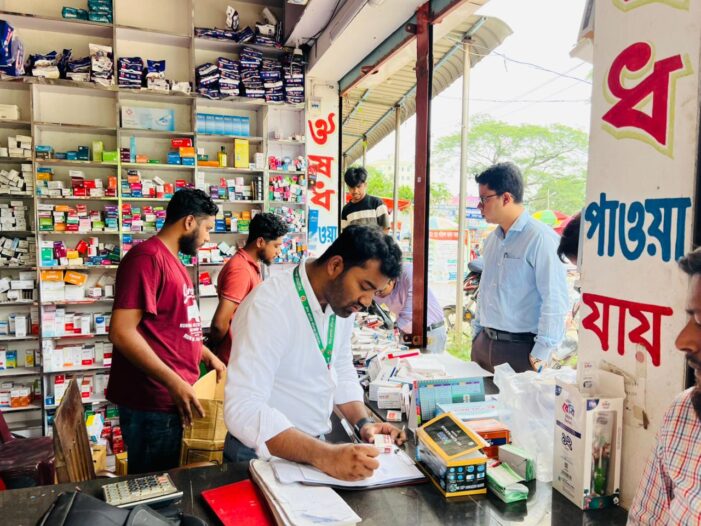 কসবায় মোবাইল কোর্টের মাধ্যমে ৫ফার্মেসিকে জরিমানা