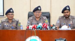 আওয়ামীলীগের প্রতিষ্ঠা বার্ষিকী ঘিরে কোন শঙ্কা নেই তবে সতর্ক অবস্থানে ডিএমপি