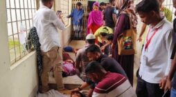 গাজীপুরে কারখানায় পানি পান করে অসুস্থ শতাধিক শ্রমিক