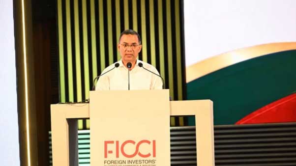 বাংলাদেশকে ট্রিলিয়ন ডলারের অর্থনীতিতে রূপান্তরের প্রতিজ্ঞা প্রধানমন্ত্রীর