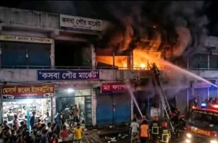 কসবায় পৌর সুপার মার্কেটে অগ্নিকান্ডে ব্যাপক ক্ষয়ক্ষতি
