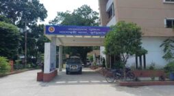 ধানক্ষেতে পড়ে আছে মানুষের পা, দেহ কোথায়…?