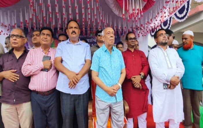 কসবায় শান্তির পায়রা উড়িয়ে প্রতিষ্ঠাবার্ষিকীর কর্মসূচির উদ্বোধন করেন সংসদসদস্য মুশফিকুর রহমান