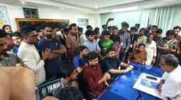 বিদ্যুৎ বিল নিয়ে গালিগালাজ করায় যুবক আটক, এনসিপি নেতা-কর্মীদের থানায় অবস্থান