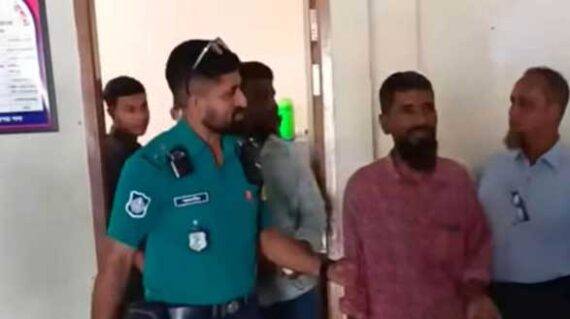 পানির দাবিতে সিটি করপোরেশনে গেলে ৬যুবককে তুলে দেওয়া হলো পুলিশের হাতে