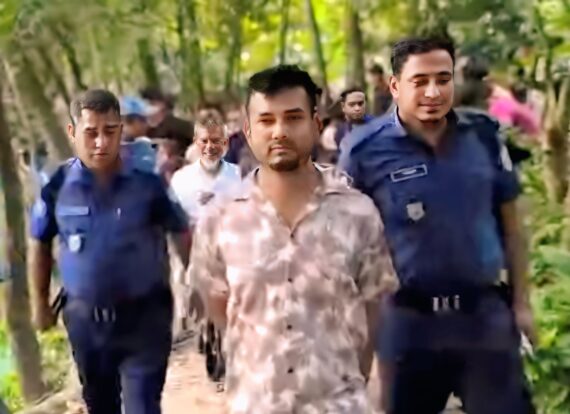 কসবায় পুলিশ পরিচয়ে প্রতারণার অভিযোগে যুবক গ্রেফতার