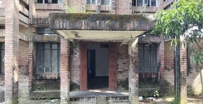 কসবায় বায়েক ইউনিয়নের উপ-স্বাস্থ্য কেন্দ্রের বেহাল দশা, ভোগান্তিতে রোগীরা