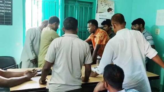 চাঁদা না পেয়ে ইউপি সদস্যকে মারধর, বিএনপি নেতার ভিডিও ভাইরাল