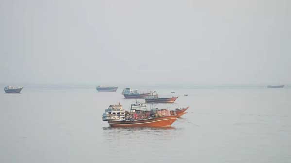 ফের যুদ্ধের দামামা: ওয়াশিংটনকে আগুন নিয়ে না খেলার হুঁশিয়ারি তেহরানের